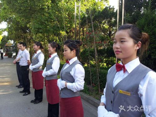 金庭庄园酒店大门迎宾图片 - 第1张