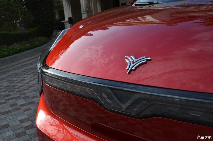 哪吒u的车标还是不错的.