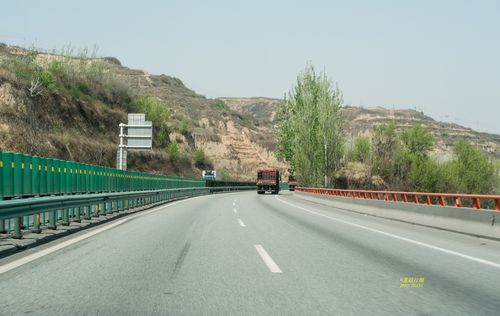 走g65包茂高速驶向陕北 (续)