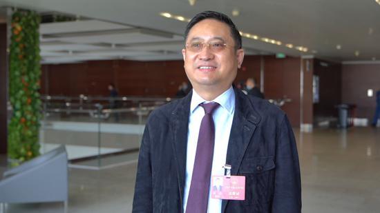 上海市人大代表,复旦大学附属中山医院副院长周俭 新华社记者王翔摄