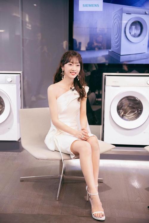 宣璐高清图集|公主裙|写真|斜肩裙_网易订阅