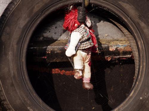 吊死的人舌头露出来有多长