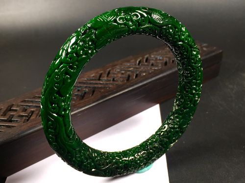 老坑花青辣绿雕花复古花纹圆条手镯,完美度达95%以上