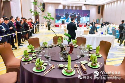 最新出炉中餐圆桌摆台装饰设计图赏