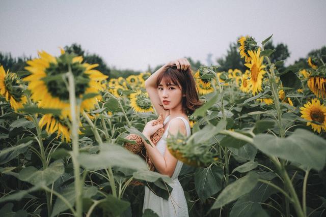 解锁向日葵人像拍照姿势,8个简单易学的姿势,拍出你的不同美