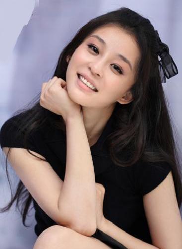 吴亚桥,湖南长沙人,毕业于中央戏剧学院影视导演本科,中国内地女演员