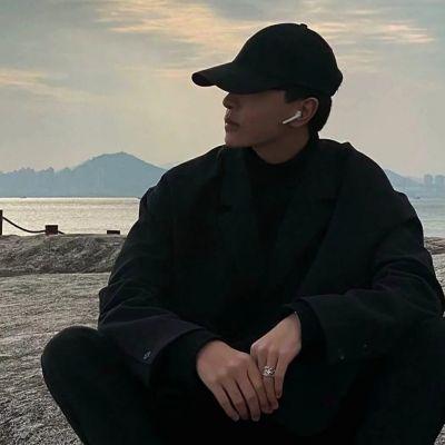 男生头像ins高级质感真人很气质这世界有时很苦我想做你的那颗糖