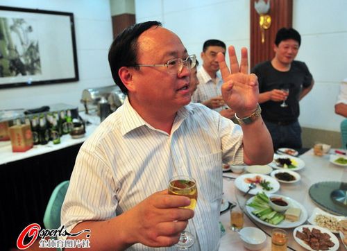韩公政畅饮