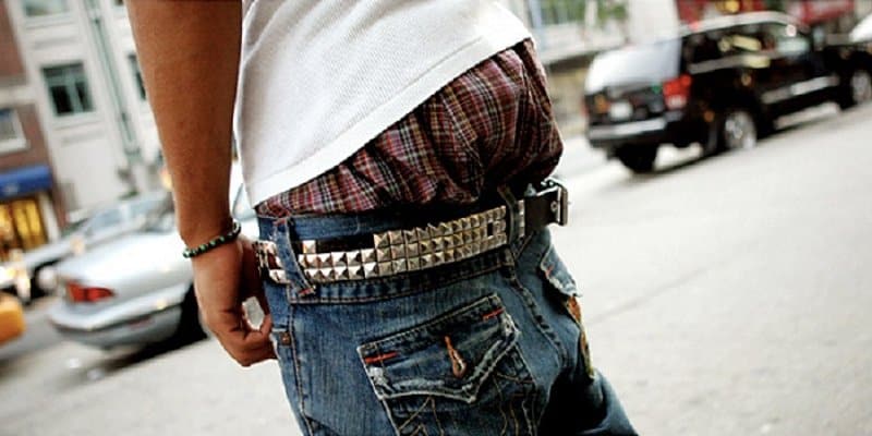 sagging pants