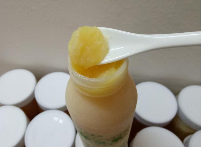 高品质纯正天然蜂皇浆500g农家2018年新浆早春浆自产