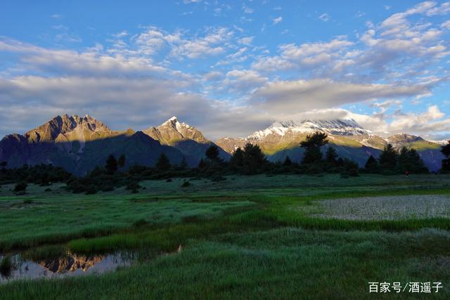在吉隆镇乃村看雪山日出