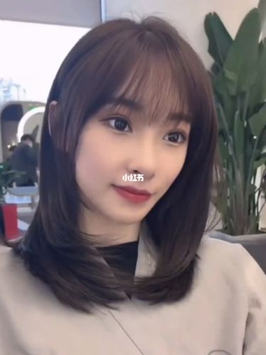 听说女生都喜欢这样的发型 减龄好打理_发型_减龄_理发店_锁骨发_修饰