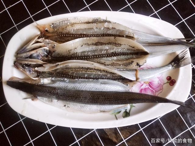 大棒鱼就像"肉棍"一样,是最适合炸着吃的海鱼,遇到可