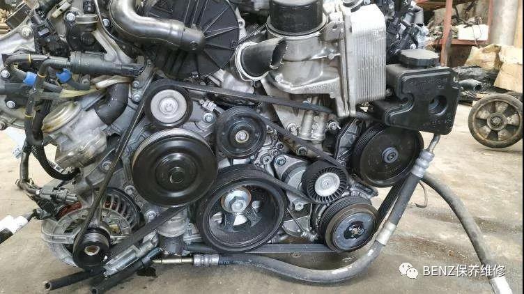 奔驰272/273发动机皮带有吱吱声的技术通报
