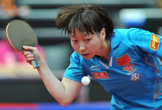 乒乓球削球:削球是乒乓球传统手法之一,也是乒乓球防守技术之一,削球