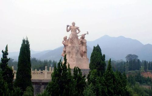 王屋山因愚公移山的故事而家喻户晓.