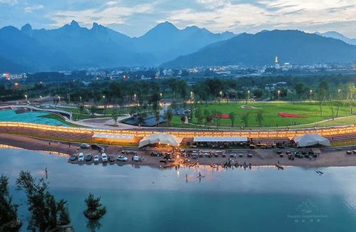 楠溪江滩地音乐公园休闲体验项目有夜景观光,演唱会盛宴,夜市市集