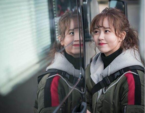 "韩国最美童星"金所炫爆肥,手拿扇子水壶似大妈,网友