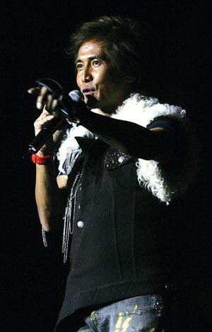 齐秦用歌声纪念黄健福