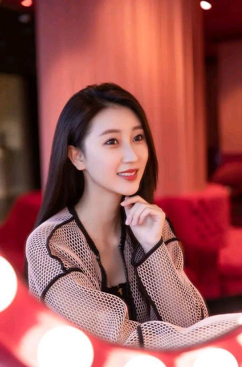 楚月精美壁纸:颜值超美,身材惊艳,太迷人了!