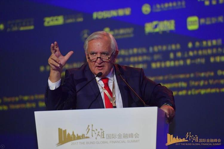 金融新起点(下) > 正文 法国前总理让-皮埃尔·拉法兰查看原图