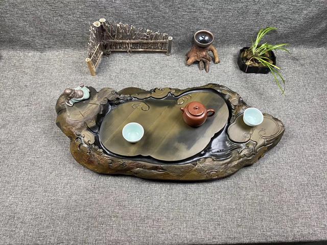 手艺人:这2块茶盘的雕刻方式你们肯定没见过,我是用刀