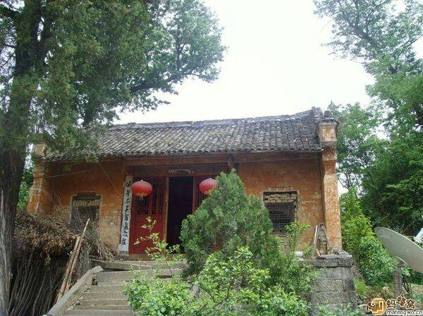 这是晏安澜的素像,我是从百度查的.