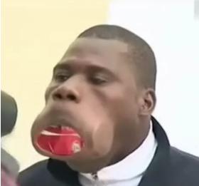 世界上最大的嘴巴什么样,他吃一口够你吃好几口了