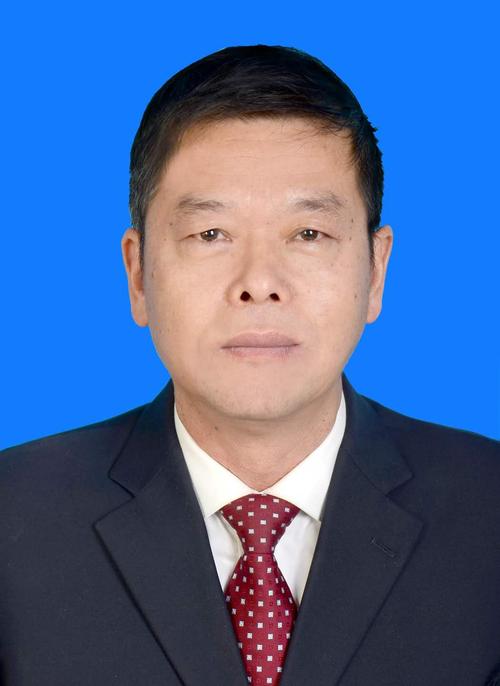 遂宁市大英中学校长李隆全