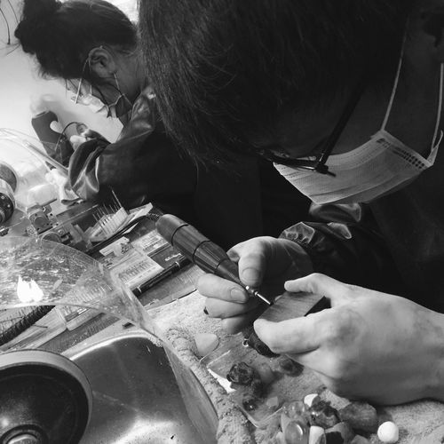 天然琥珀蜜蜡手工打磨精工桶珠圆珠滑轮卡子散珠佛头吊坠项链绳束