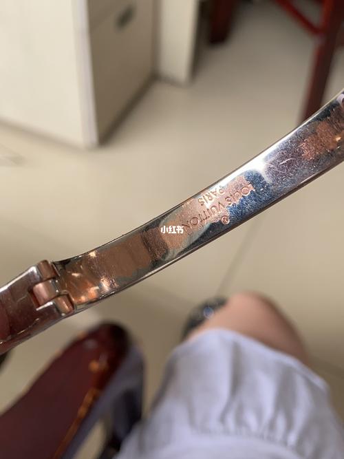 lv老花手镯掉色掉的真厉害啊_掉色_手镯_lv老花_时尚