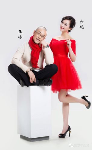 零距离与您相伴14年,欢迎分享您的故事,内附最新高清版主持人照片