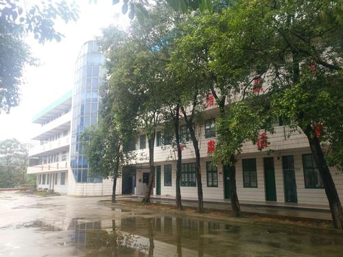 邵东四中公开招聘18名教师 公告