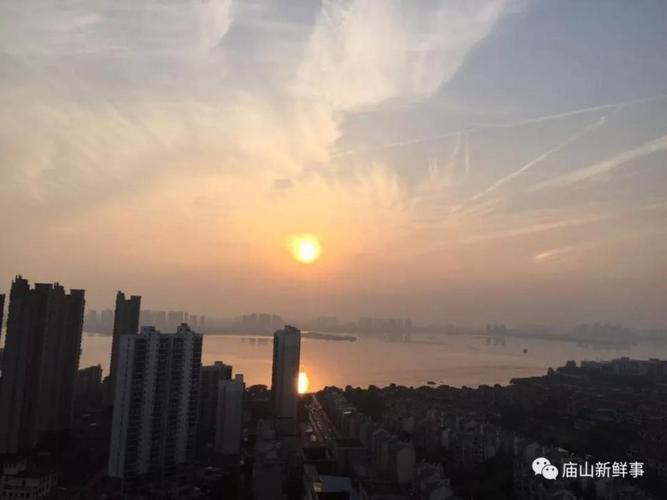 组图:武汉江夏庙山汤逊湖畔,落日霞光水天一色!