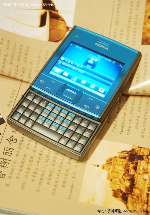 古怪滑盖全键盘 诺基亚x5-01外拍图赏