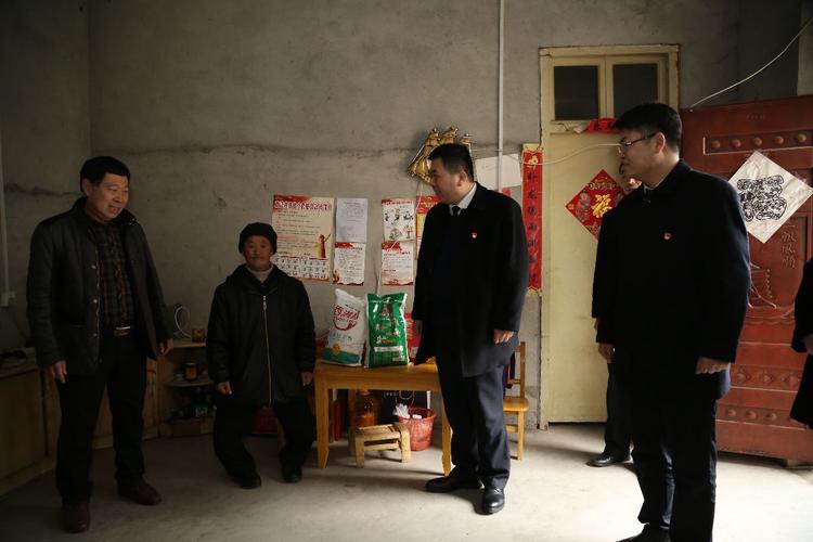冬日送温暖 扶贫暖人心——卧龙联社深入蒲山镇马营村