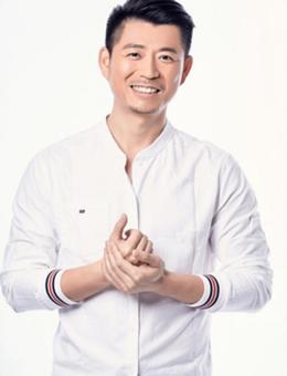 作品(6部)2021年大侠卢小鱼之夕阳红战队演员饰:笑峰2019年时空来电