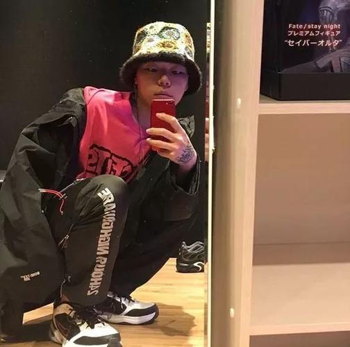 不要羡慕rapper的女朋友戴上这些你也能像他们一样潮