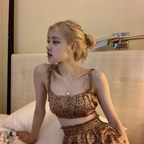 持续更新·点击就看ins头像大户朴彩英"-".