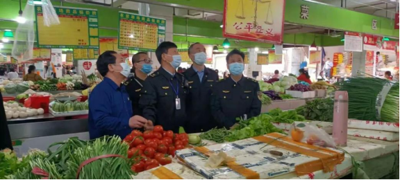 情况,销售情况,辖区海秀监管所工作人员早5点即前往加旺蔬菜批发市场
