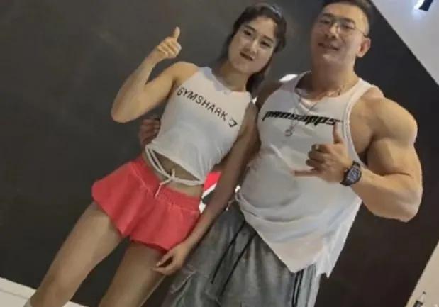 鹿晨辉遇上健身"小姐姐",场面也太惹火了吧