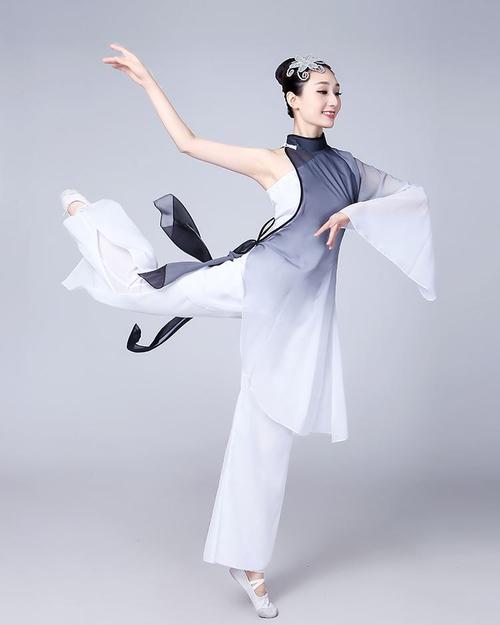 九儿演出服装女红高粱新款白毛女喜儿古典成人同款衣服中国风舞蹈