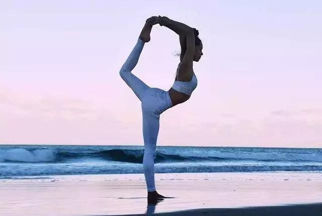 瘦腰还能翘屁股这5个瑜伽体式好身材首选