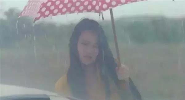 还记得《火烧岛》的雨中女郎吗?原来是《绝代双骄》怜星宫主