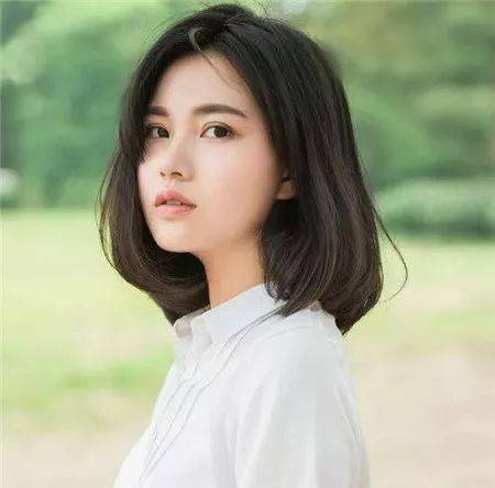 齐肩烫头发短发图片适合大脸女生