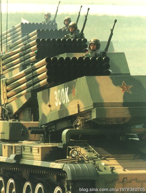 中国陆军国产自行火炮汇编——火箭炮