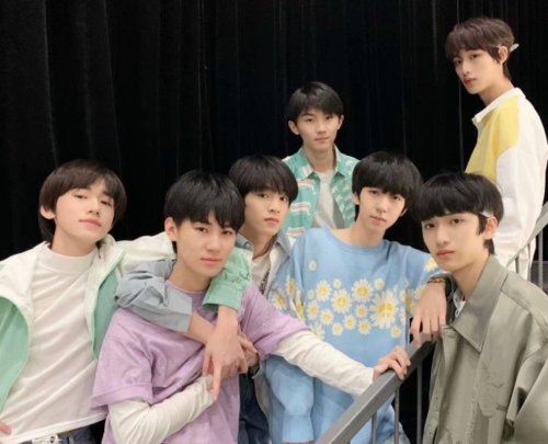 时代峻峰开始重视文化课组织tf三代考试考生的态度却暴露问题