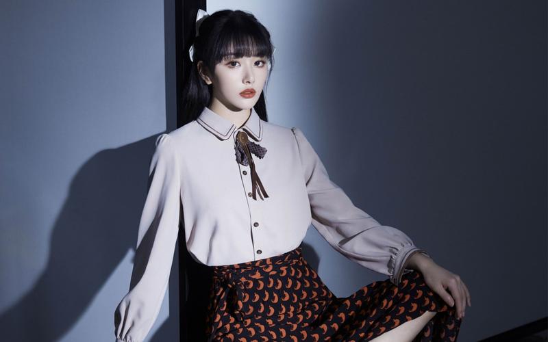 > 美女孔雪儿图片壁纸(6/8)