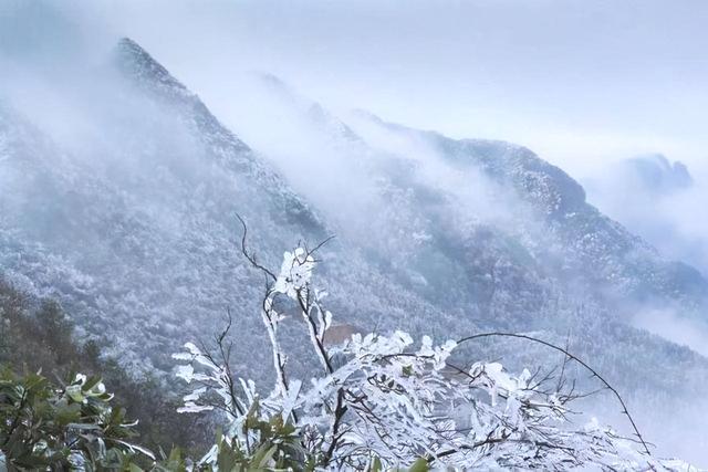 贾岛长安应举落第后写下一诗雪后秀丽素洁的美景令人陶醉