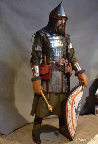13世纪蒙古入侵后,从东方传来了布面甲,欧洲人也开始广泛装备起来